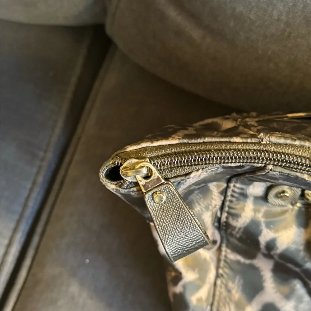 Michael KORS Kelsey black and gray leopard nylon medium shoulder purse